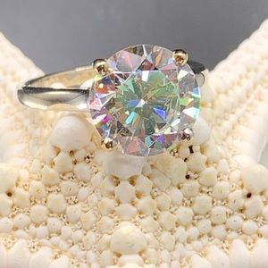 14k Two Tone (White and Yellow Gold) Solitaire Engagment Ring